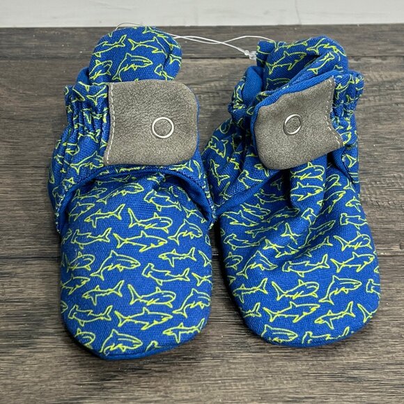 Robeez NWOT Baby Snap Booties with Slip Resistant Soles Shark 12-18 Months - Picture 2 of 4